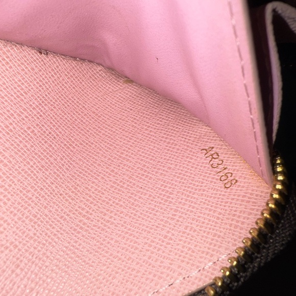 Louis Vuitton Monogram Wallet with Rose Ballerine trim 🩷 - Picture 11 of 13